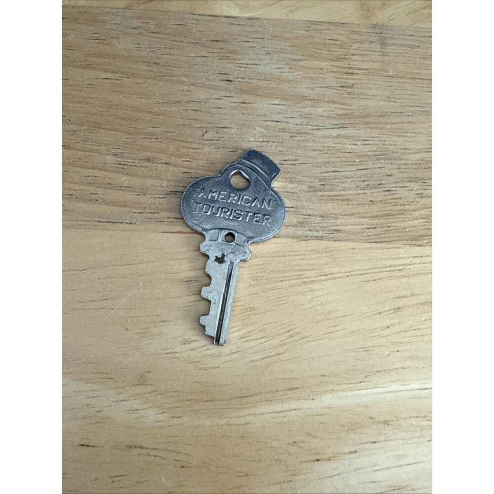 Vintage American Tourister Case With Key Blue Train Carry On Tri Taper - Picture 6 of 13